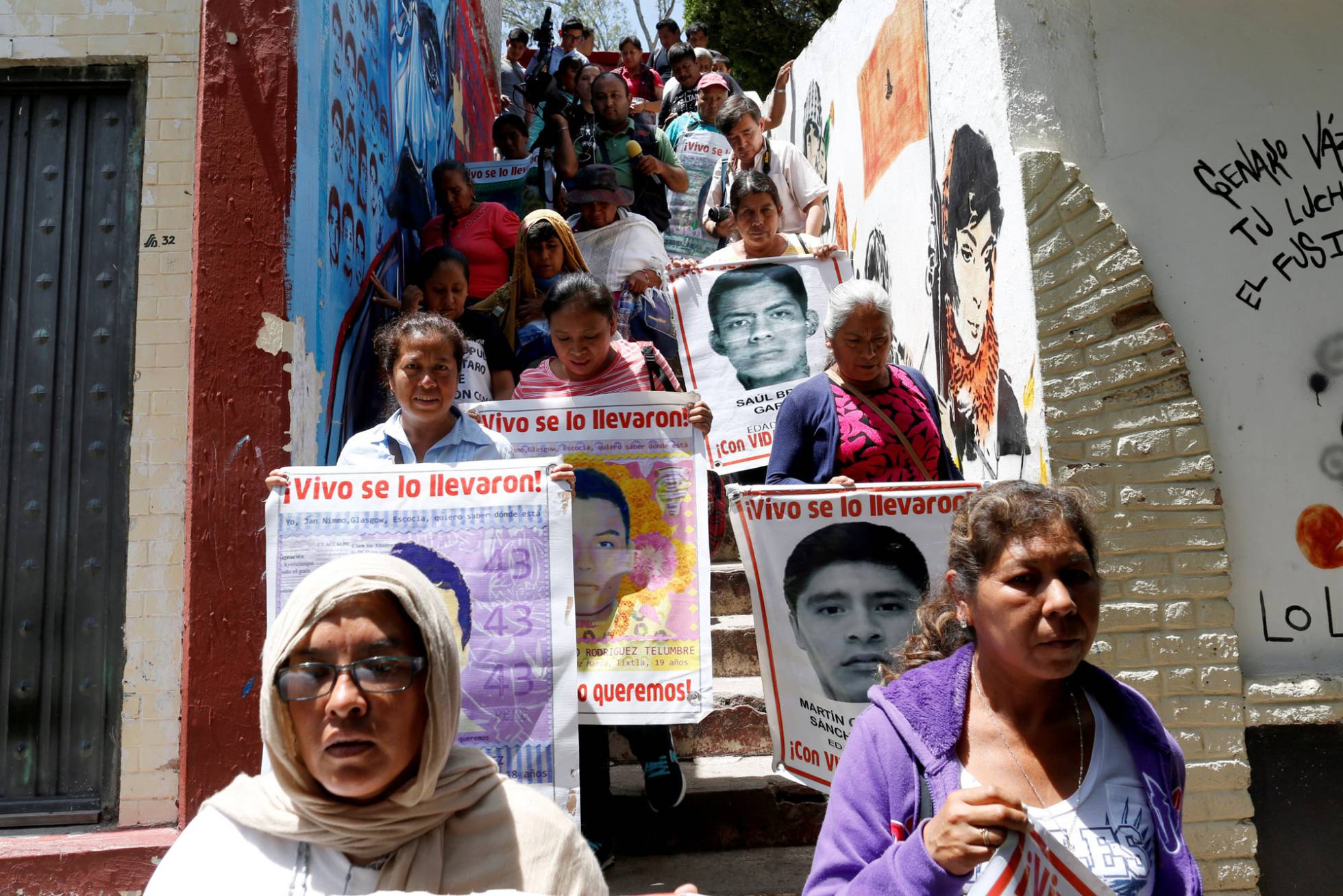 “México está manchado con sangre” #Ayotzinapa | 2 años Ni Verdad Ni Justicia