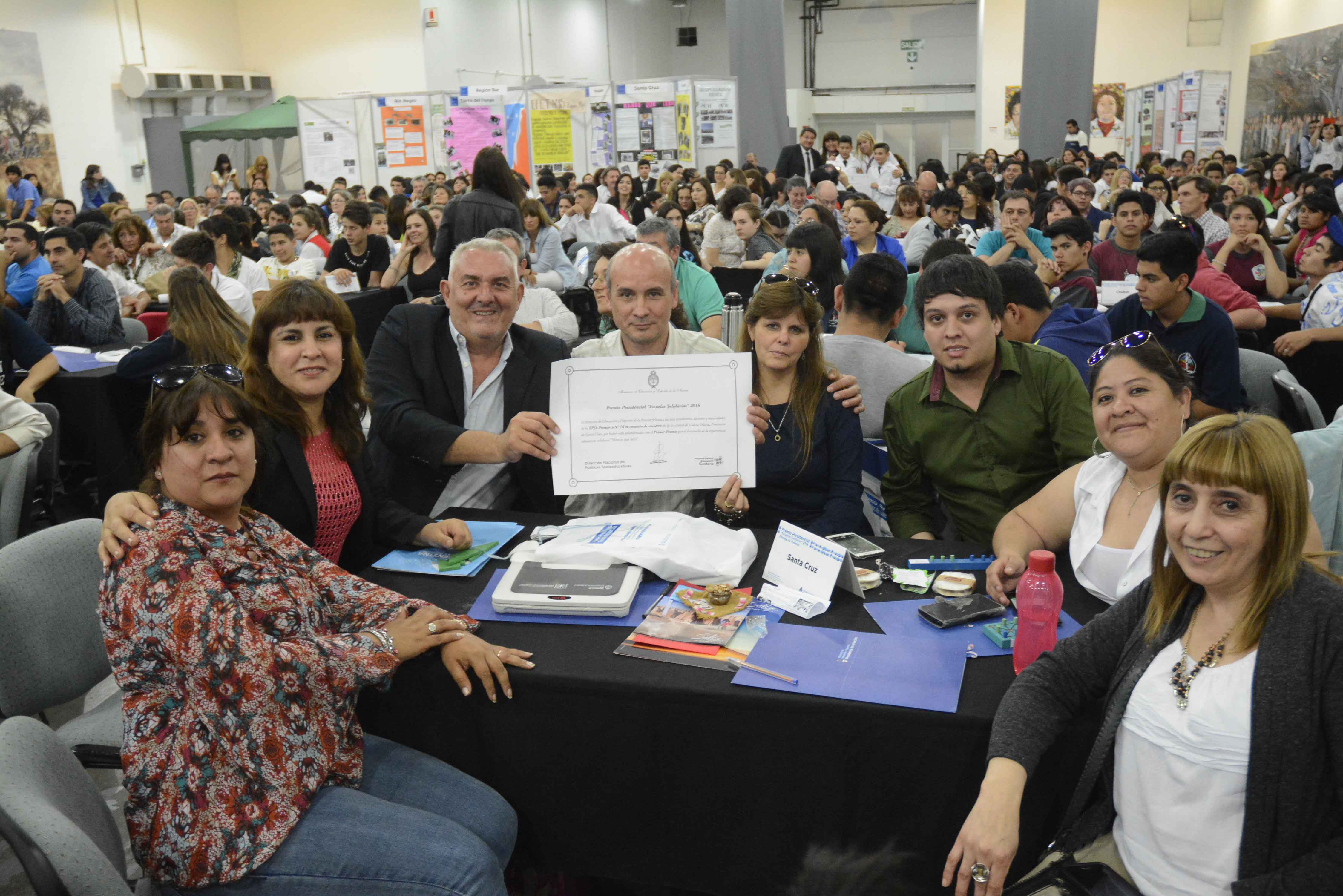 Primer Premio en Escuelas Solidarias para el EPJA N° 16 de Caleta Olivia