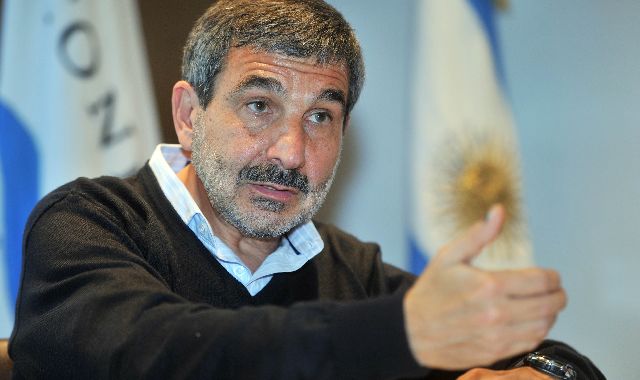 Salvarezza “La ley trata de suspender cualquier reestructuración de la empresa y ajuste de personal”