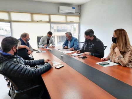 El Gobierno de Santa Cruz acordó precios de venta de carne y  canasta navideña durante las fiestas