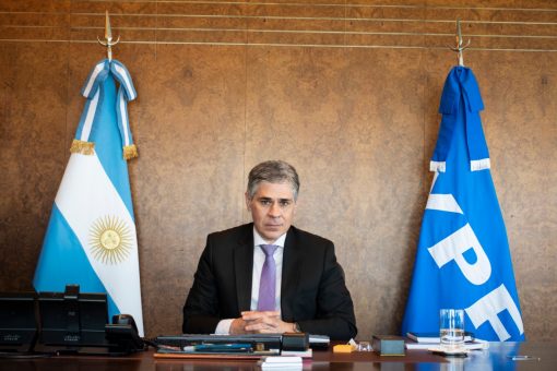 Pablo González asumió como presidente de YPF