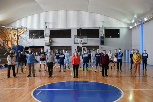 La Gobernadora visitó al primer equipo del Celeste Santacruceño