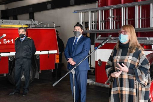 El Gobierno efectivizó la entrega de equipamiento a la Superintendencia de Bomberos de la provincia