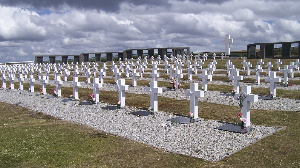 Nuevas identificaciones de combatientes argentinos caídos en Malvinas