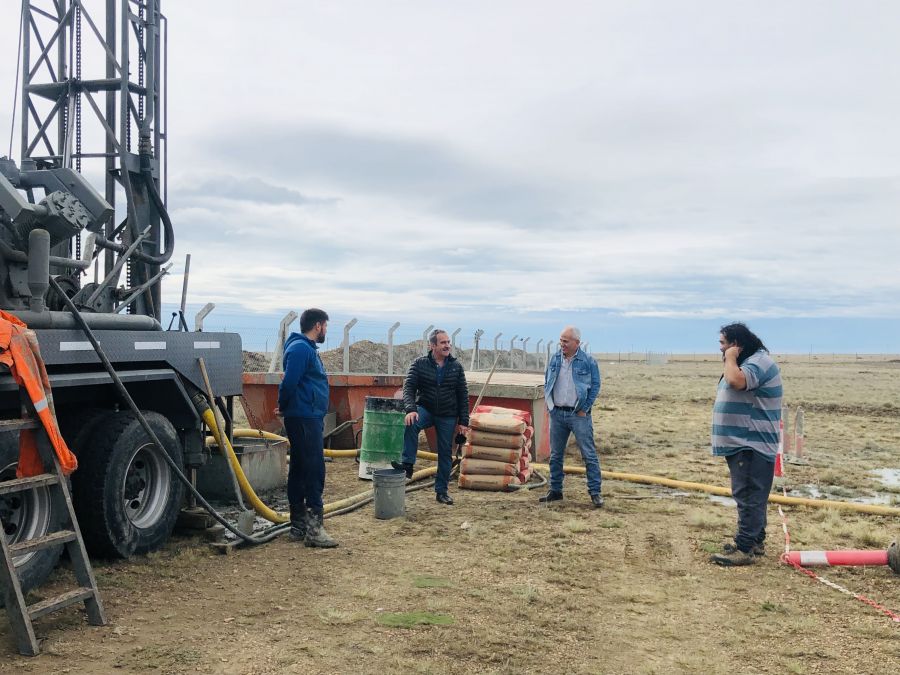 Servicios Públicos avanza en la extensión de la red de agua en barrios de Río Gallegos