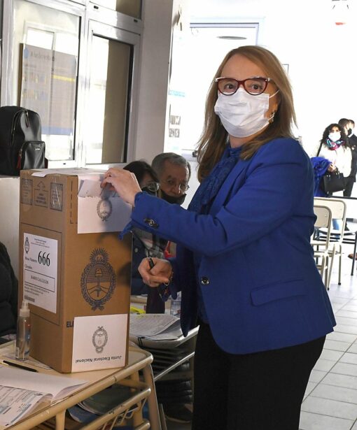 Votó la gobernadora Alicia Kirchner y pidió a los santacruceños ejercer su derecho