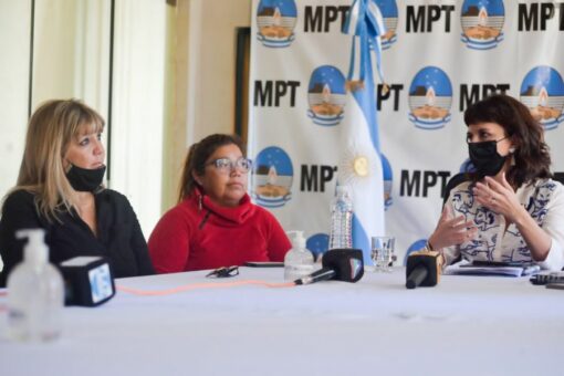 Santa Cruz presentó la nueva línea de créditos “Mujeres Producen” en el municipio de Pico Truncado