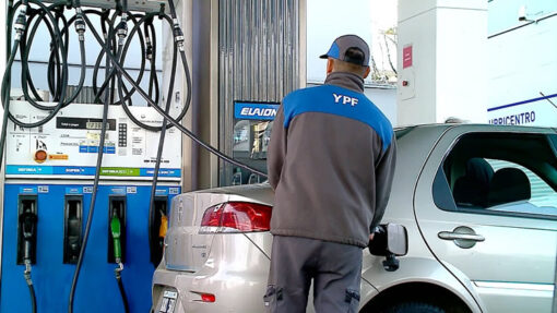 YPF y el precio del combustible: “La baja del 1% no impacta en la economía real”