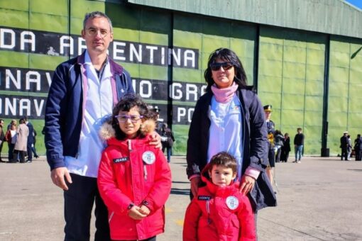 Docentes en la Antártida: una familia argentina se embarca en una experiencia única