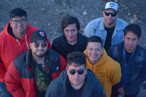 Vuelve Conexión en Vivo: La tercera edición presenta a la banda “CAIDOS” en el Centro Cultural Santa Cruz