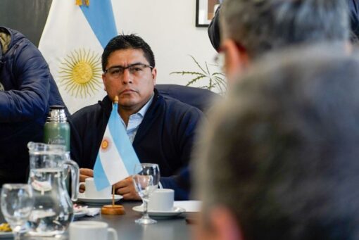 El gobernador Claudio Vidal, participará este martes de la cumbre de gobernadores y en el Consejo Federal Pesquero