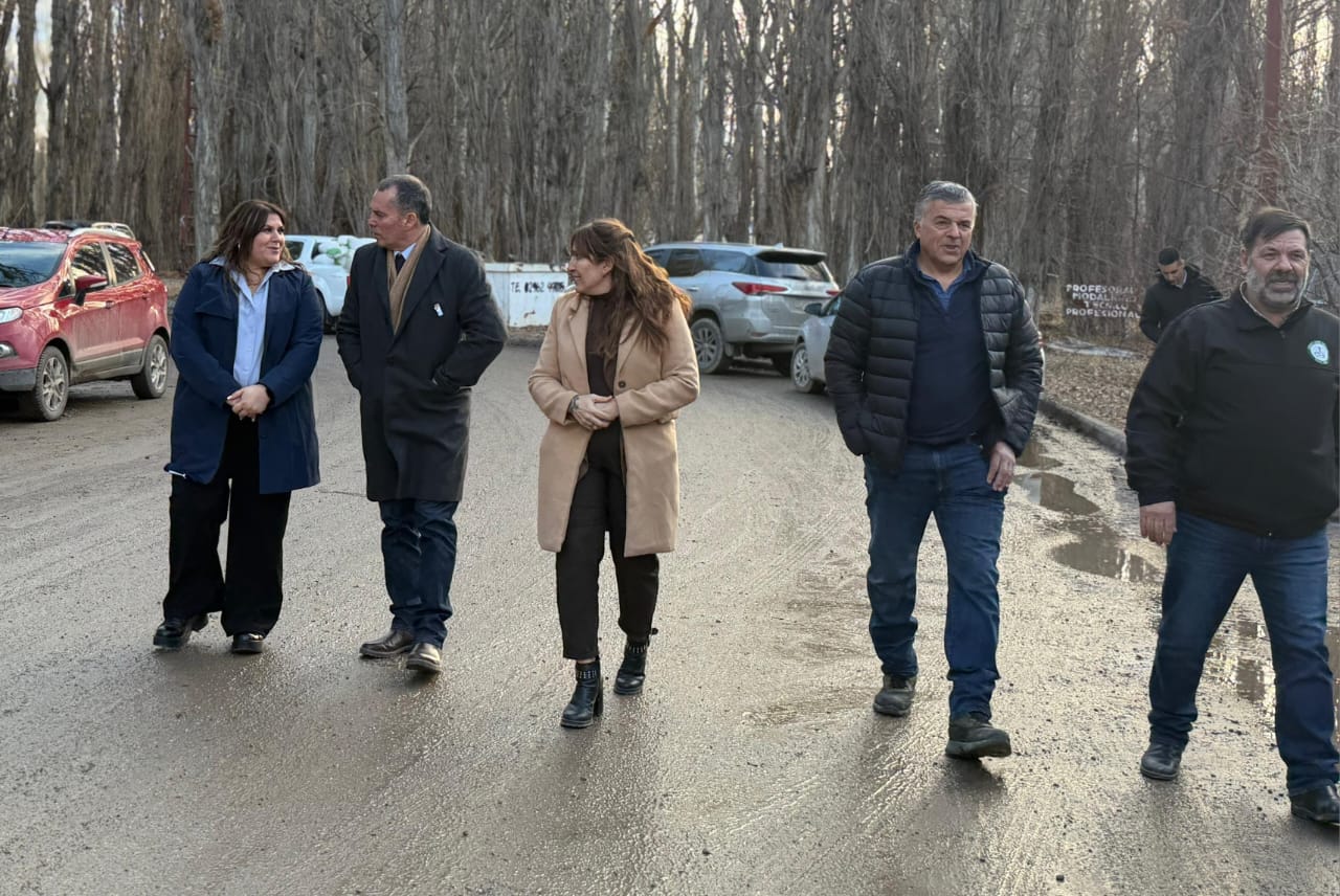 Gobernador Gregores inauguró su albergue municipal con los Juegos Evita como marco
