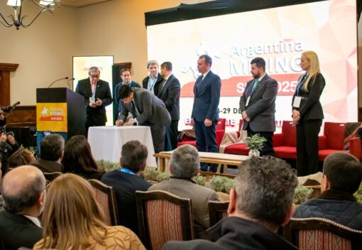 FOMICRUZ y Pan American Silver firmaron un acuerdo colaborativo para fortalecer la exploración en Bahía Laura