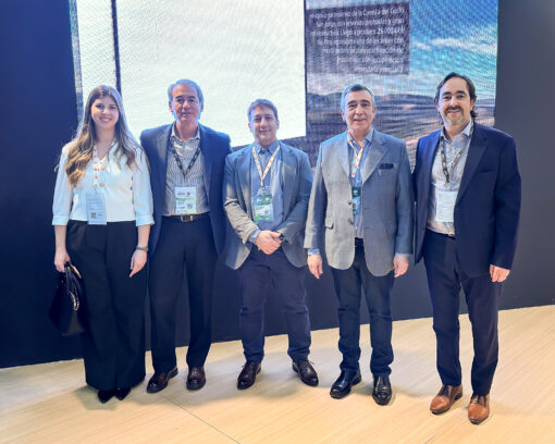 Santa Cruz presenta la licitación de diez áreas hidrocarburíferas estratégicas en la Expo AOG 2025