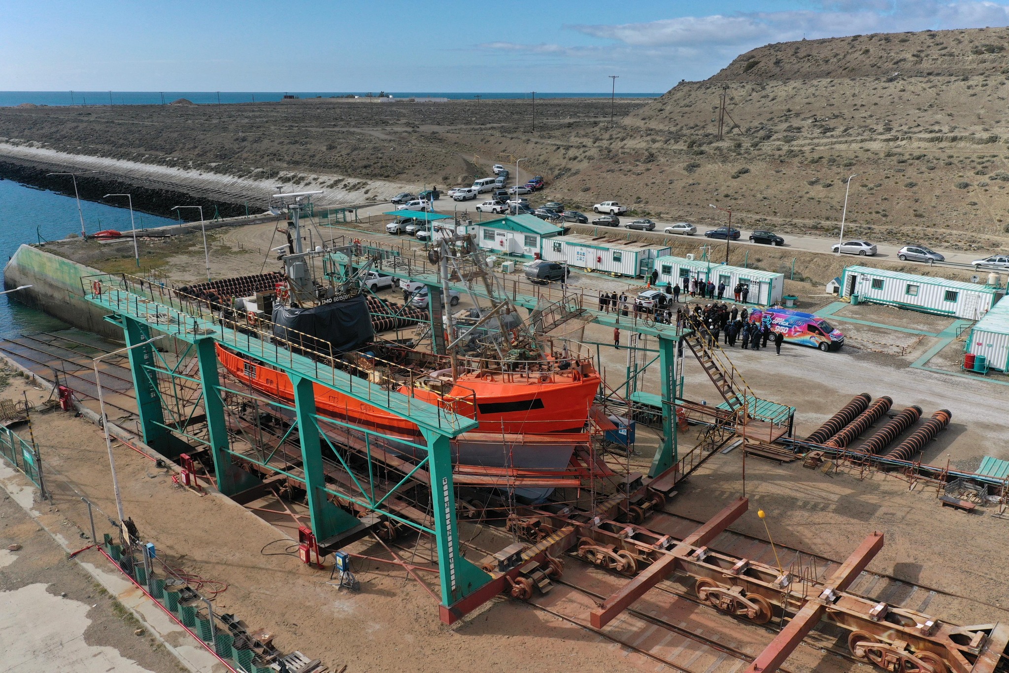 Santa Cruz vuelve a poner en marcha el trabajo de ampliación del astillero de Caleta Paula