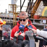 Desde Punta Loyola comenzó la carga del buque con carbón rumbo a Brasil