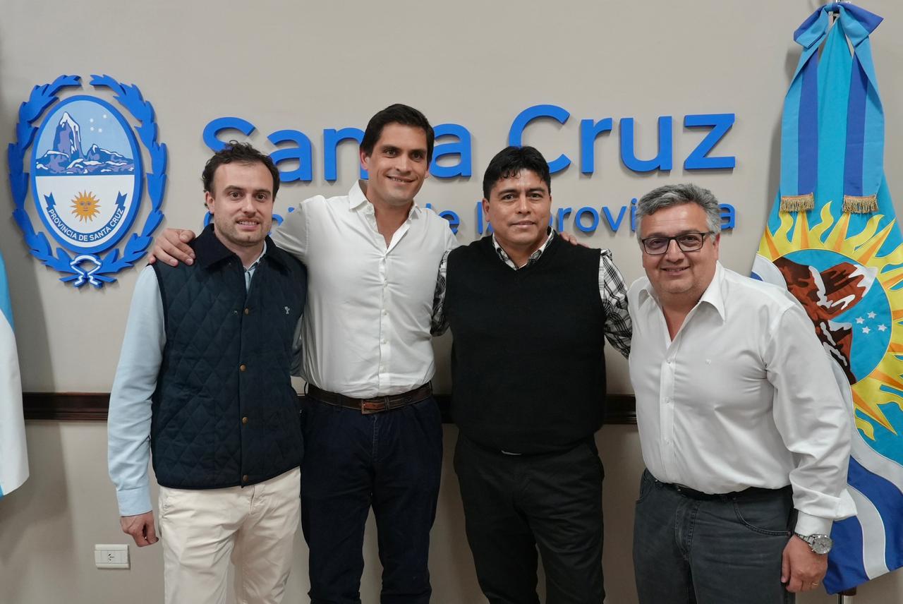 Santa Cruz renueva equipos para fortalecer la producción, la vivienda y el turismo