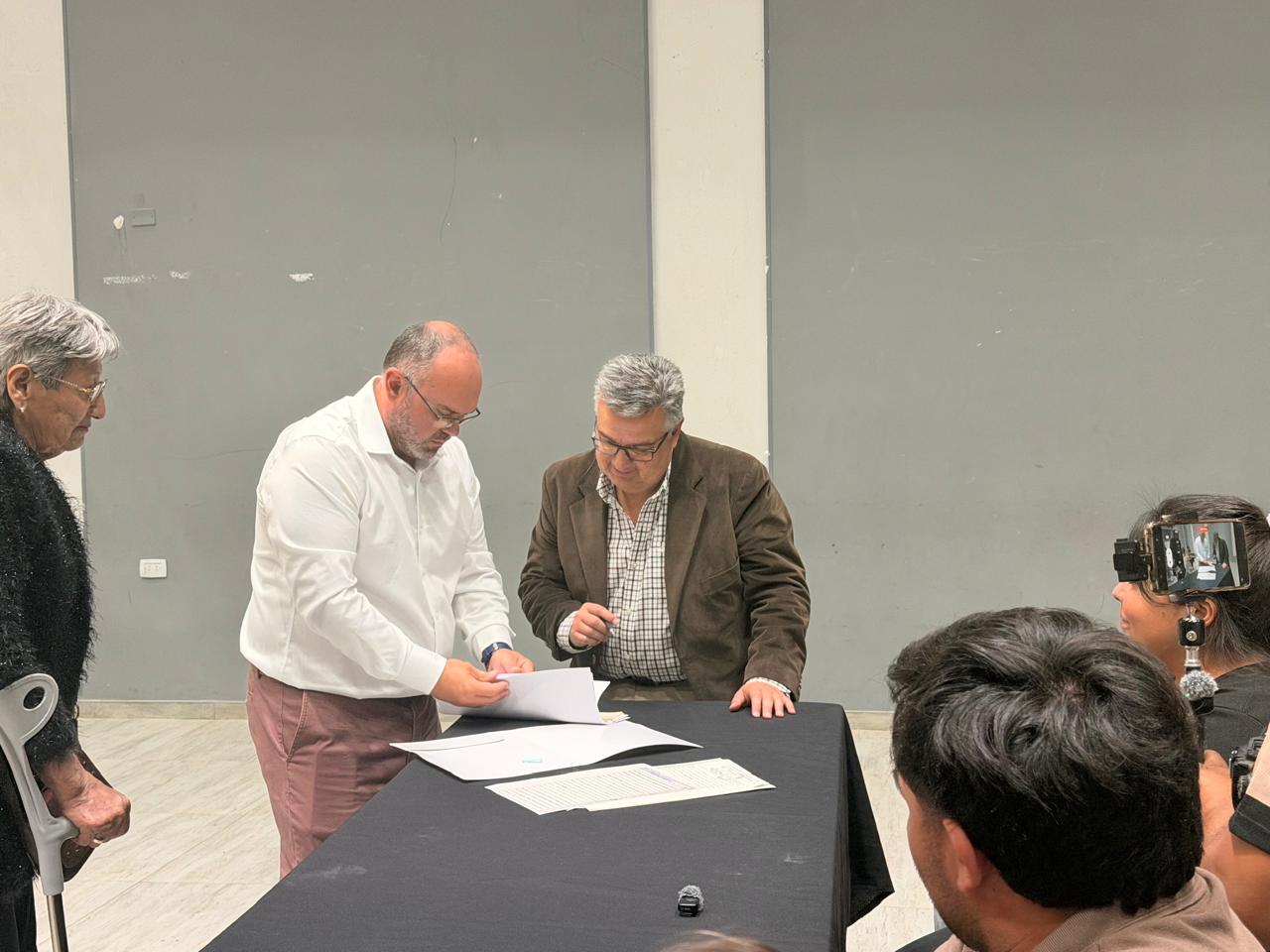 El IDUV acelera la regularización dominial en Santa Cruz