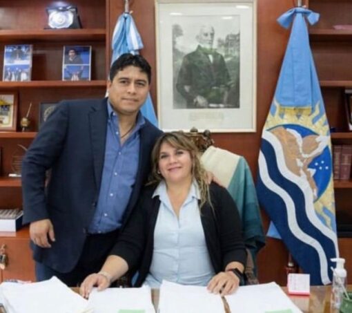 Claudio Vidal entregó $45.000.000 para la ampliación y terminación de la obra de gas de la escuela agropecuaria de Gobernador Gregores