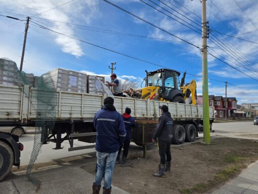Servicios Públicos avanza con la instalación de luminarias LED en Santa Cruz